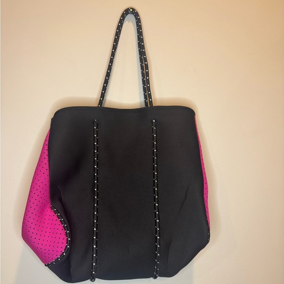 Stylish Black and Pink Neoprene Star Tote Bag with zip pouch - Picture 3 of 6
